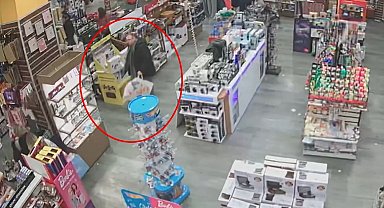 AVM'de hırsızlık kamerada