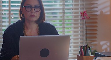 Ayça Bingöl, Piyasa dizisinde gözü kara 'Ahsen' isimli bir gazeteciyi canlandırıyor