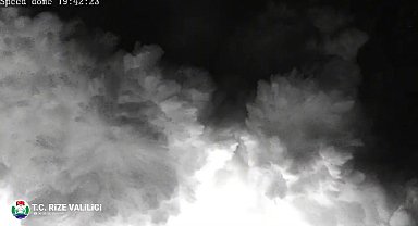 Ayder Yaylası'nda düşen çığ, işletmede hasara neden oldu; o anlar kamerada