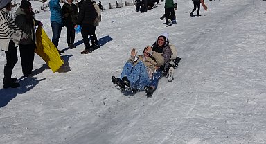 Ayder'de, kar festivali kayakla başladı
