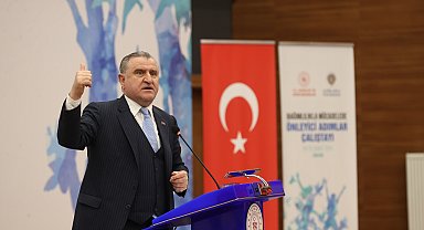 Bakan Bak: Bağımlılıkla mücadelede en önemli husus ailedir