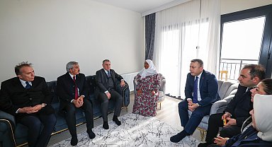 Bakan Bak: Depremzedeler yuvalarına kavuşana kadar durmayacağız