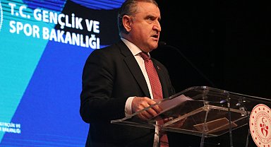 Bakan Bak: Ülkesinin önemli değerlerini özümsemiş, vatanını seven gençler istiyoruz