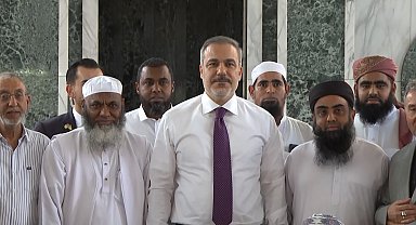 Bakan Fidan, Johannesburg'taki Nur'ul Hamidiye Camisi'ni ziyaret etti