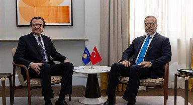 Bakan Fidan, Kosova Başbakanı Kurti ile bir araya geldi