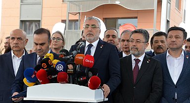 Bakanlar, deprem bölgesinde yapılan yardım ve yatırımları değerlendirdi