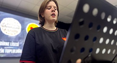 Bakanlığın şarkısını paylaştığı Ekin: Konservatuvar okumak istiyorum