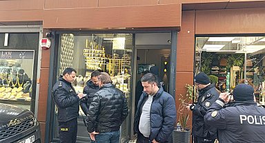 Balıkesir'de maskeli ve silahlı kuyumcu soygunu