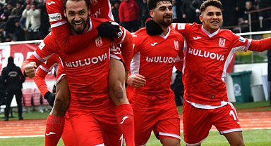 Balıkesirspor zirvede tek