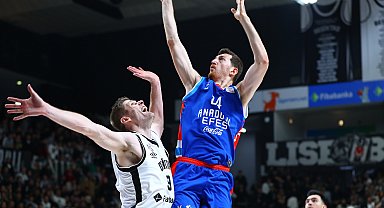 Beşiktaş Fibabanka - Anadolu Efes: 85-80