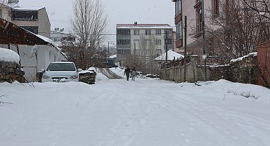 Bingöl'de 99 köy yolu kardan ulaşıma kapandı