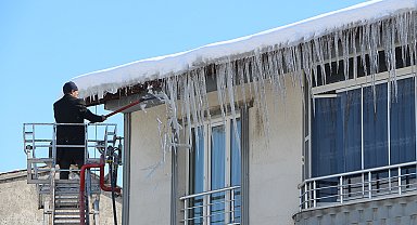 Bingöl'de kardan kapanan 146 köy yolu açıldı