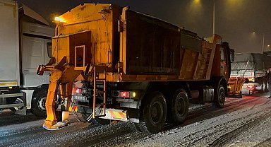 Bolu Dağı'nda 9 aracın karıştığı kaza trafiği kilitledi