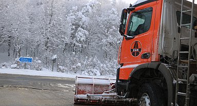 Bolu Dağı'nda hafif kar yağışı