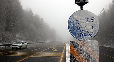 Bolu Dağı'nda kar yağışı