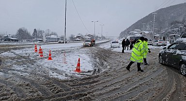 Bolu'da hafif kar yağışı