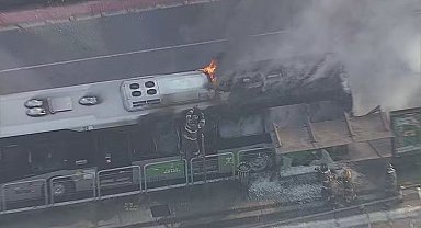 Brezilya'da uçak kalabalık caddeye düştü: 2 ölü