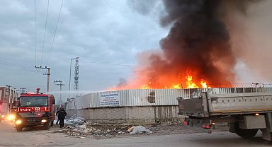 Bursa'da çöp toplama merkezinde yangın