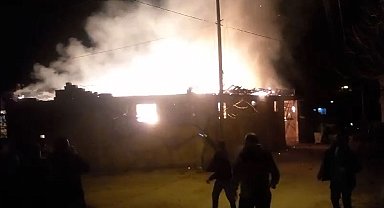 Bursa'da depo yangın itfaiye ve köylülerin yardımıyla söndürüldü