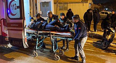 Bursa'da motosiklet ile 2 otomobil çarpıştı: 2 yaralı