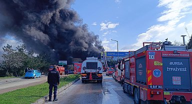 Bursa'da otomotiv yağ bayisinde yangın