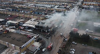 Bursa'da otomotiv yağ bayisinde yangın