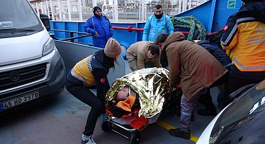 Çanakkale'de feribottan denize düşen kişi kurtarıldı