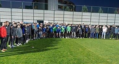 Çaykur Rizespor, antrenman öncesinde taraftarlarıyla buluştu