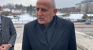 CHP'li Çiçek, ön seçim için Meclis'te imza toplamaya başladı