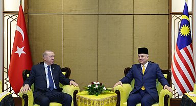 Cumhurbaşkanı Erdoğan, Perak Sultanı Nazrin Şah ile görüştü