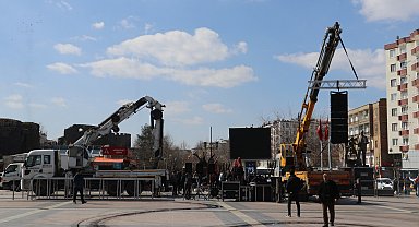 DEM Parti heyetinin yapacağı açıklama öncesi Diyarbakır'da hazırlıklar başladı