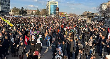 DEM Parti heyetinin yapacağı açıklama öncesi Diyarbakır'da hazırlıklar başladı