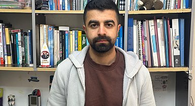 Depremde kaybettiği babası, anahtarı almak için eve girince enkaz altında kalmış