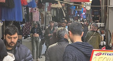 Depremlerin vurduğu tarihi Uzun Çarşı'da ramazan yoğunluğu