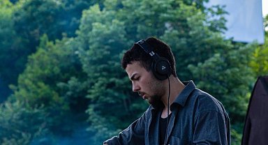 Devrilen motosikletiyle 200 metre sürüklenen alkollü DJ kurtarılamadı