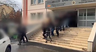 Diyarbakır merkezli 3 ilde suç örgütüne operasyon; 12 tutuklama