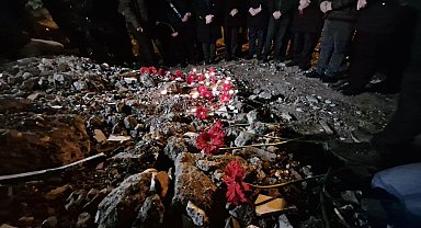 Diyarbakır'da depremde ölenler, Serin-2 Apartmanı enkazının kaldırıldığı alanda anıldı