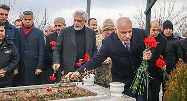 Diyarbakır'da depremde ölenler, Serin-2 Apartmanı enkazının kaldırıldığı alanda anıldı