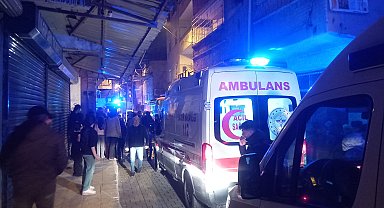 Diyarbakır'da ev yandı; 9'u çocuk 12 kişi dumandan etkilendi