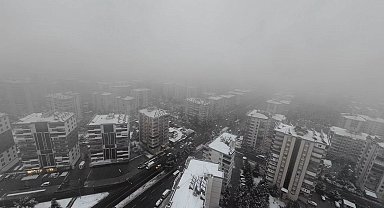 Diyarbakır'da kar yağışı; Çınar kırsalı ile Kocaköy ve Hazro ilçelerinde eğitime ara verildi