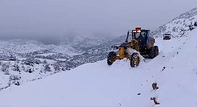 Diyarbakır'da kardan kapanan 129 kilometrelik kırsal mahalle yolu, ulaşıma açıldı