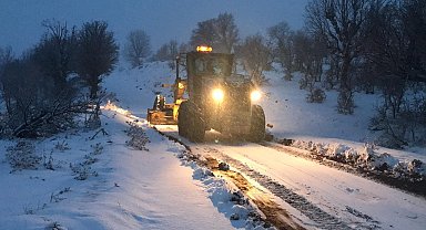 Diyarbakır'da kardan kapanan 216 kırsal mahalle yolu açıldı