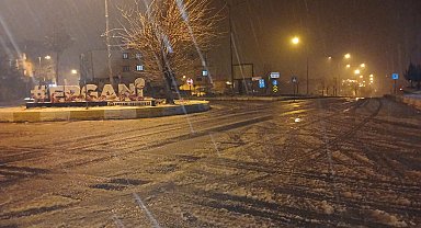 Diyarbakır'da kardan kapanan 216 kırsal mahalle yolu açıldı