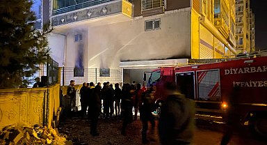 Diyarbakır'da marangoz atölyesinde yangın: 4 kişi dumandan etkilendi