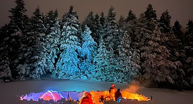 Doğa tutkunları eksi 5 derecede kamp kurup, kar üstünde kano yaptı