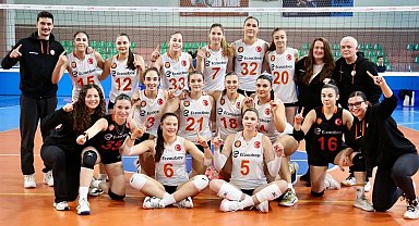 Eczacıbaşı 2'nci Lig Takımı, namağlup şampiyon olarak 1'inci Lig'e yükseldi Fotoğraf eklendi