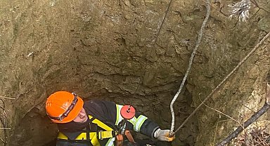 Edirne'de 32 metre derinliğindeki çukura düşen 4 keçi kurtarıldı