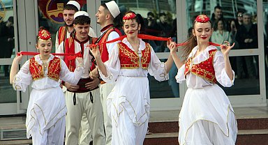 Edirne'de Uluslararası Balkan Halk Oyunları Festivali başladı