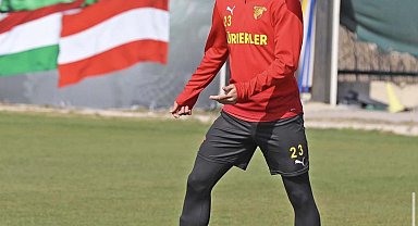 Efeler 09 SFK'dan kanat takviyesi