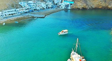 Ege'de 4 Yunan adasında sismik hareketlilik nedeniyle eğitime bir hafta daha ara verildi